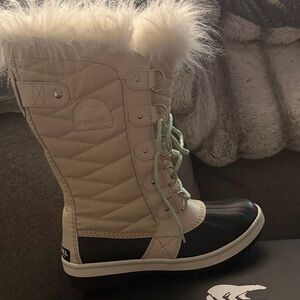 NWT -Sorel Cream and Black Fur-Lined Winter Boots